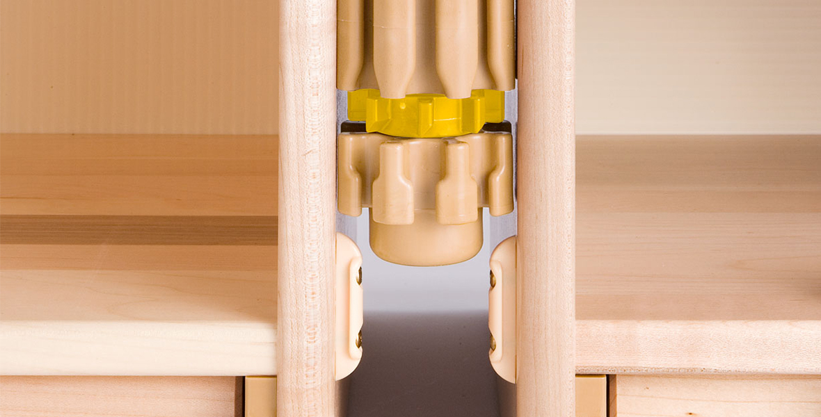 柜子后带有轮子细节图